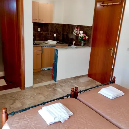 Marianthi Studio Gazde/Camere de închiriat *